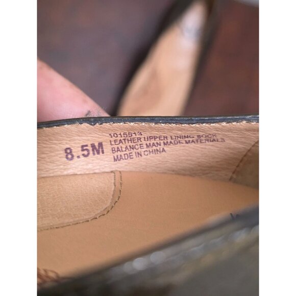 Soft Olive Leather Heels With Cutout Design & 2.5-Inch Heel Size 8.5M - Picture 11 of 11